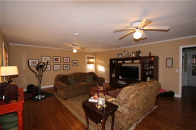 203 Silver Creek Road Greer, SC 29650 - Photo 3 of 12 Gallery Image 3