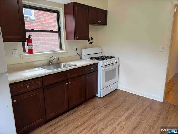 $2,200 | 428 Northwood Way, Unit 1, Palisades Park, NJ 07650