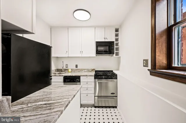 $389,500 | 333 2nd Street Northeast, Unit 106, Washington, DC 20002