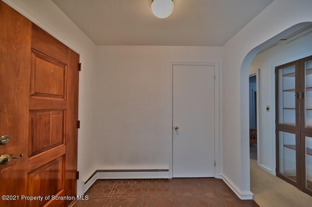 1610 Green Ridge Street Dunmore, PA 18509 - Photo 10 of 60