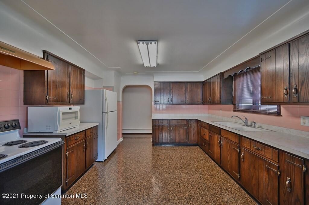 1610 Green Ridge Street Dunmore, PA 18509 - Photo 20 of 60