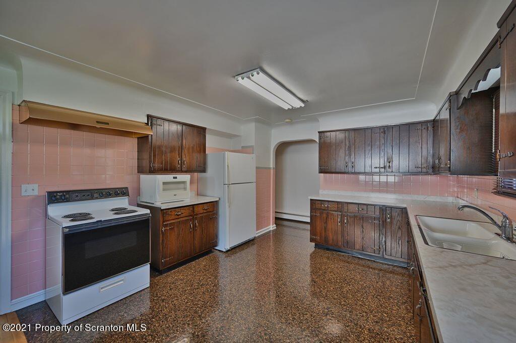 1610 Green Ridge Street Dunmore, PA 18509 - Photo 22 of 60