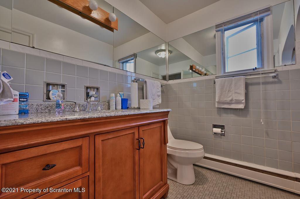 1610 Green Ridge Street Dunmore, PA 18509 - Photo 35 of 60