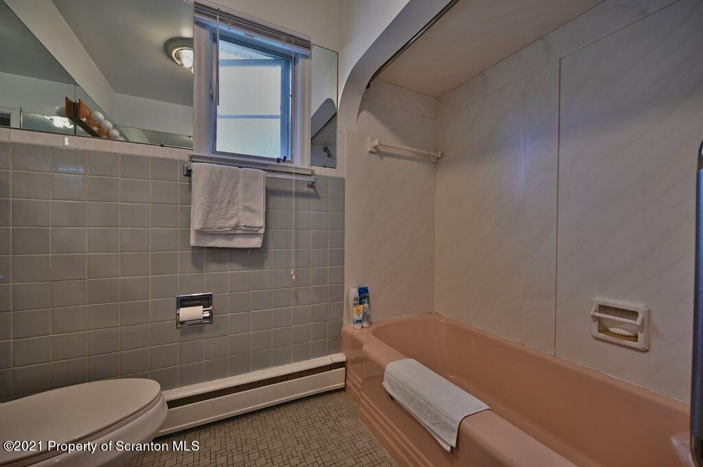 1610 Green Ridge Street Dunmore, PA 18509 - Photo 37 of 60
