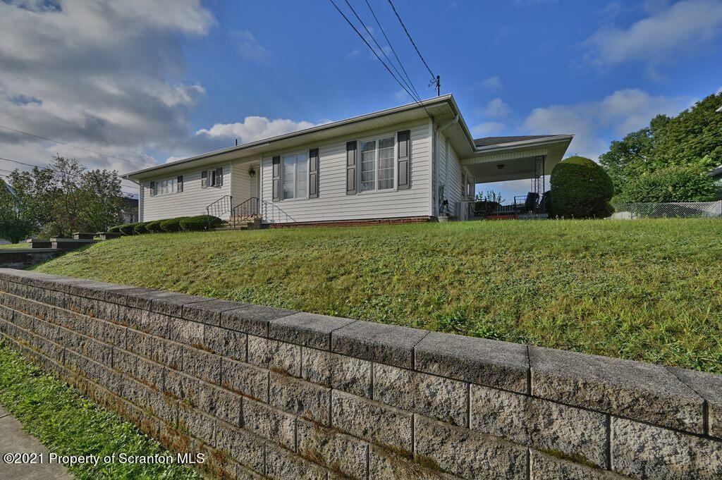 1610 Green Ridge Street Dunmore, PA 18509 - Photo 3 of 60