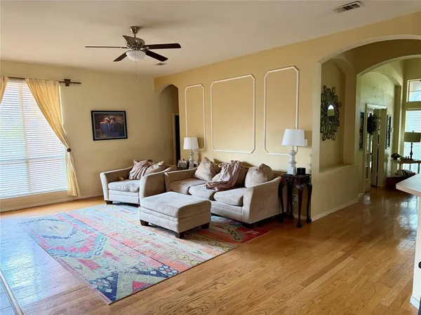 $2,750 | 1645 Castle Pines Drive, Frisco, TX 75036