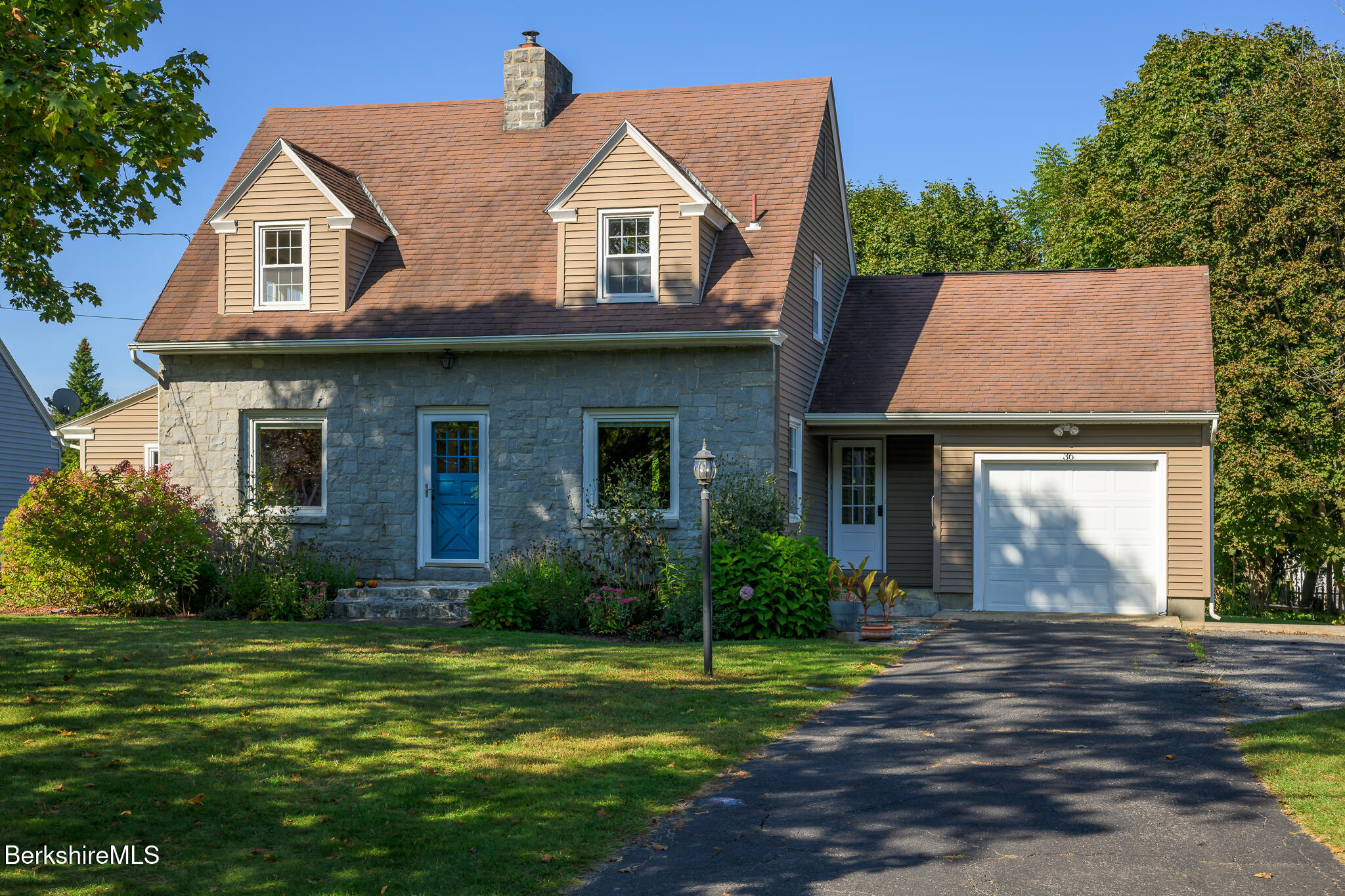 36 Roberta Road Pittsfield, MA 01201 - Photo 2 of 50 36 Roberta Rd Pittsfield