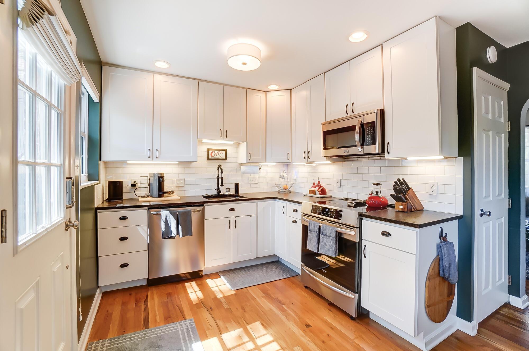 2899 Bryden Road Columbus, OH 43209 - Photo 11 of 31 Kitchen