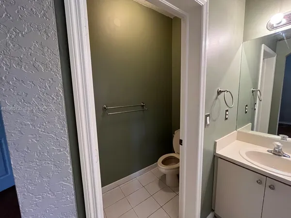 $2,700 | 4952 Tradewinds Terrace, Unit 506, Dania Beach, FL 33312