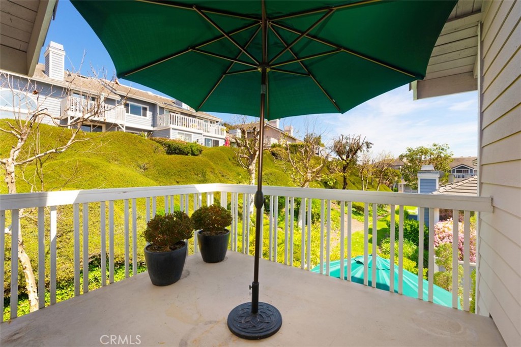 14 Pickney Close Laguna Niguel, CA 92677 - Photo 8 of 22 a view of a swimming pool with a patio