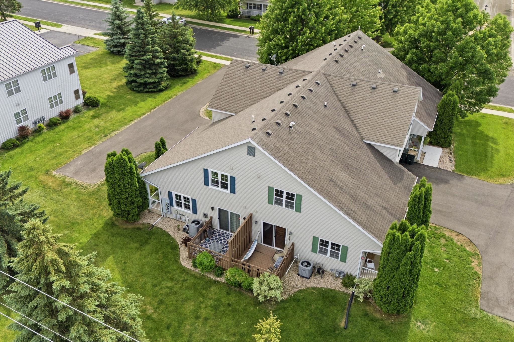 1183 Homestead Drive Sun Prairie, WI 53590 - Photo 2 of 38
