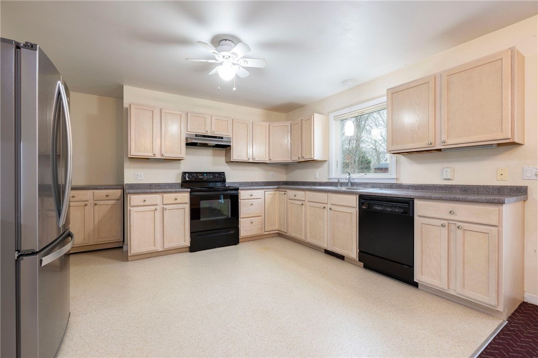 16 Trolley Lane Westerly, RI 02891 - Photo 4 of 34