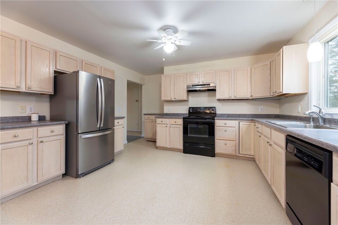 16 Trolley Lane Westerly, RI 02891 - Photo 6 of 34