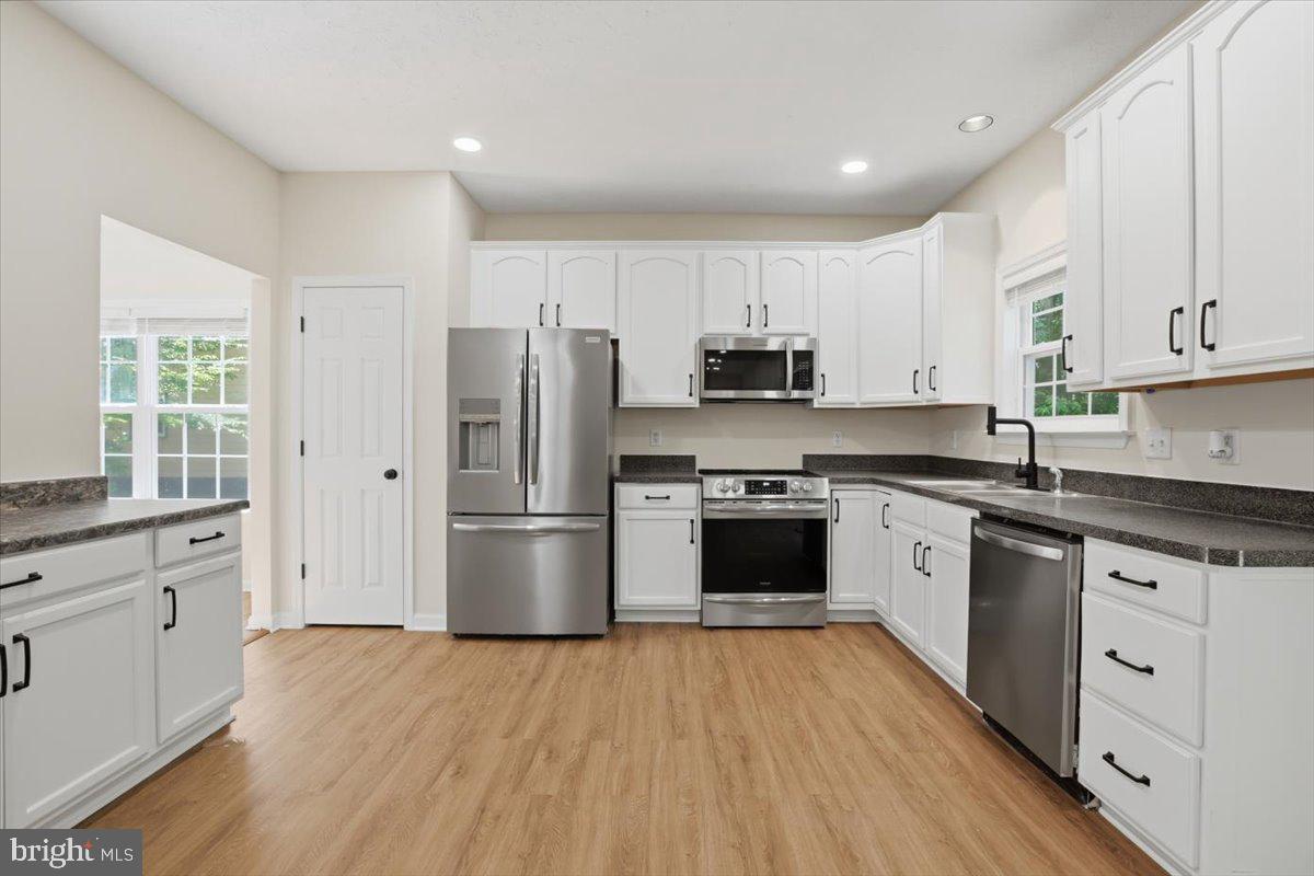 242 Cedar Ridge Drive Ruther Glen, VA 22546 - Photo 28 of 48 Kitchen