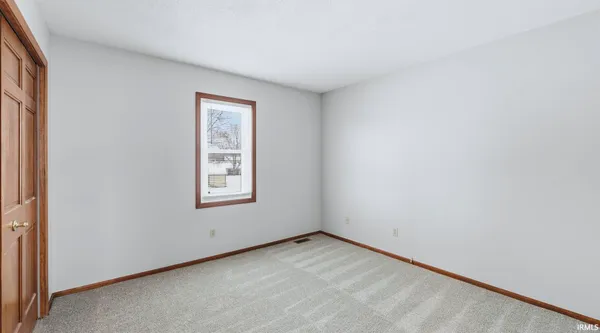 $360,000 | 2101 White Plains Court, Fort Wayne, IN 46815