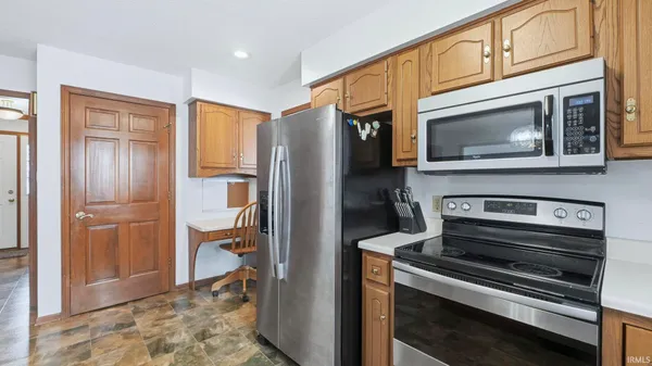 $360,000 | 2101 White Plains Court, Fort Wayne, IN 46815