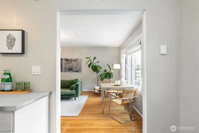 $293,000 | 1136 13th Avenue, Unit 305, Seattle, WA 98122