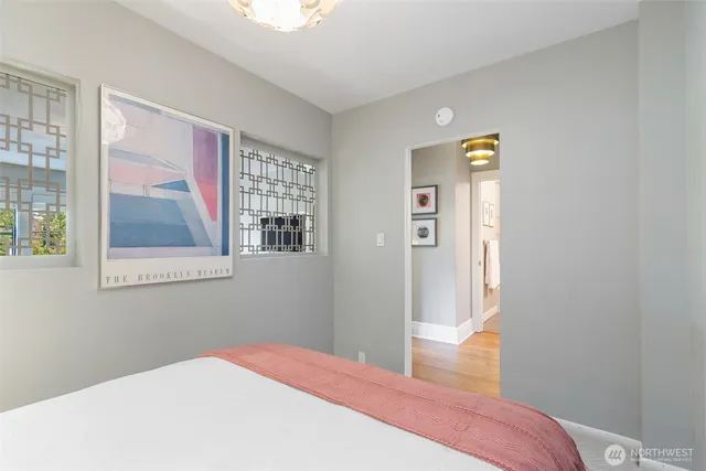 $293,000 | 1136 13th Avenue, Unit 305, Seattle, WA 98122