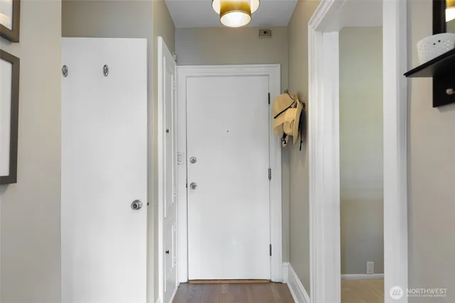 $293,000 | 1136 13th Avenue, Unit 305, Seattle, WA 98122