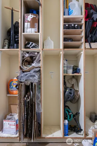 $293,000 | 1136 13th Avenue, Unit 305, Seattle, WA 98122