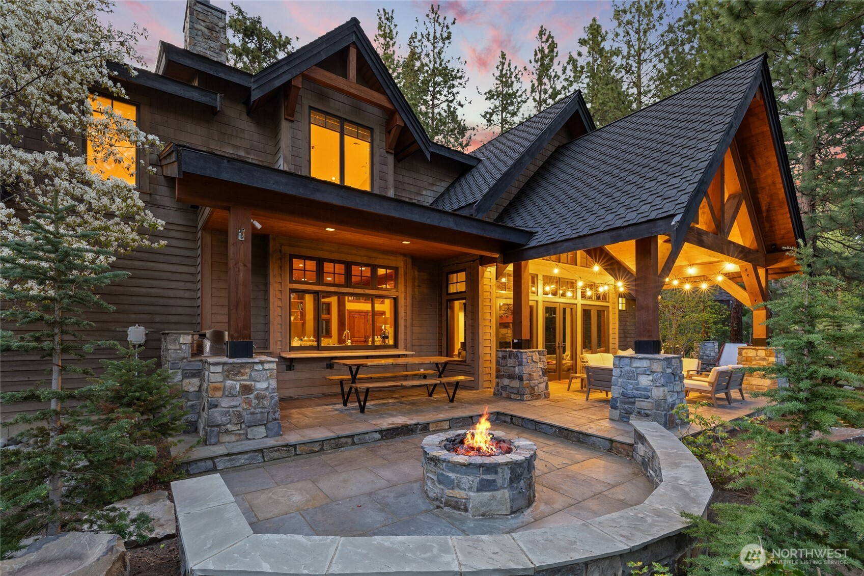 160 Bunchberry Court Cle Elum, WA 98922 - Photo 22 of 40 a view of a house with sitting area and furniture