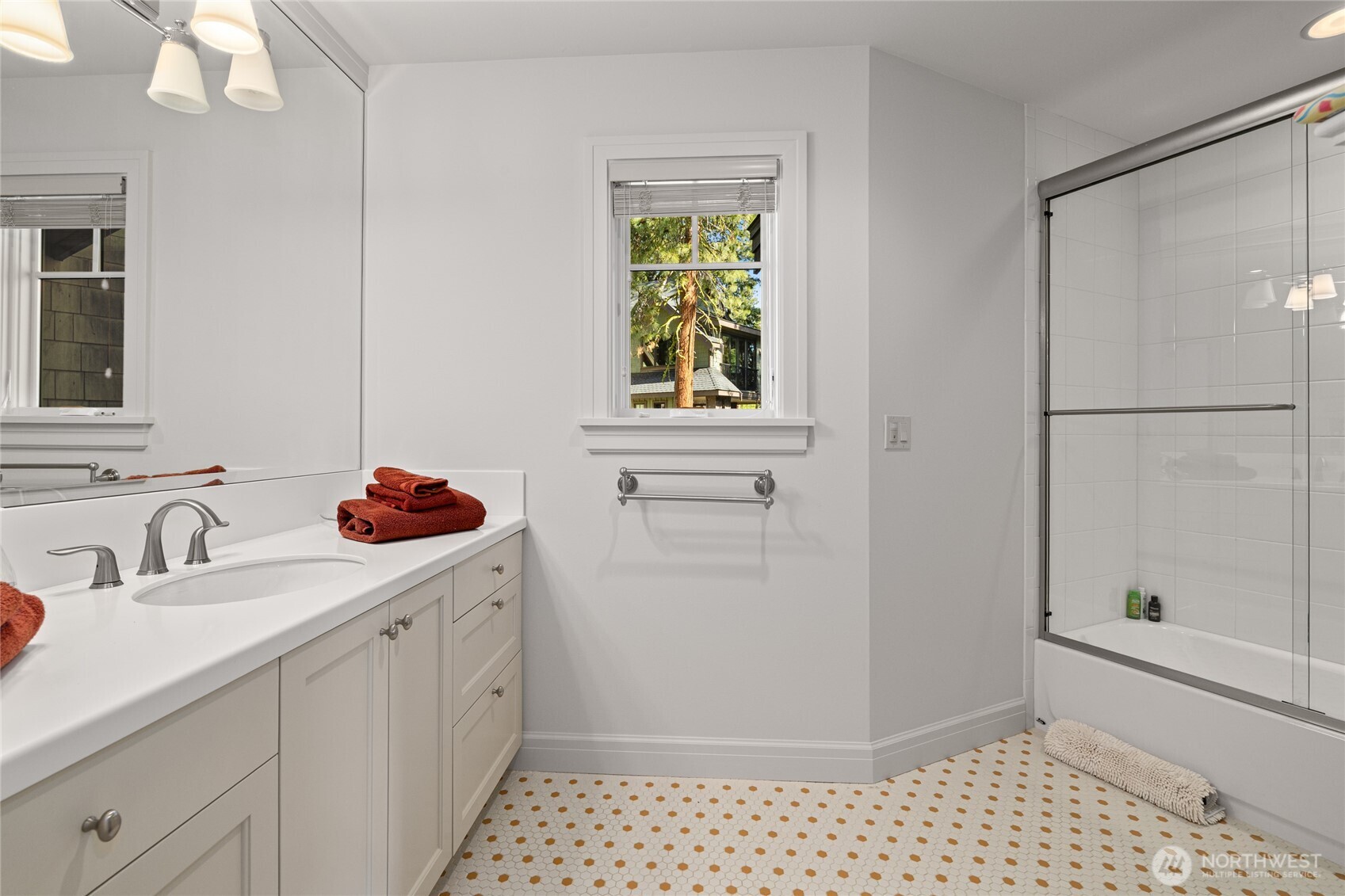 160 Bunchberry Court Cle Elum, WA 98922 - Photo 30 of 40 a bathroom with a sink a toilet and shower