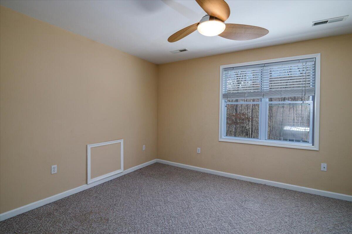 6720 Bradshaw Road Salem, VA 24153 - Photo 22 of 37 26-025-6720 Bradshaw Rd-116-Edit