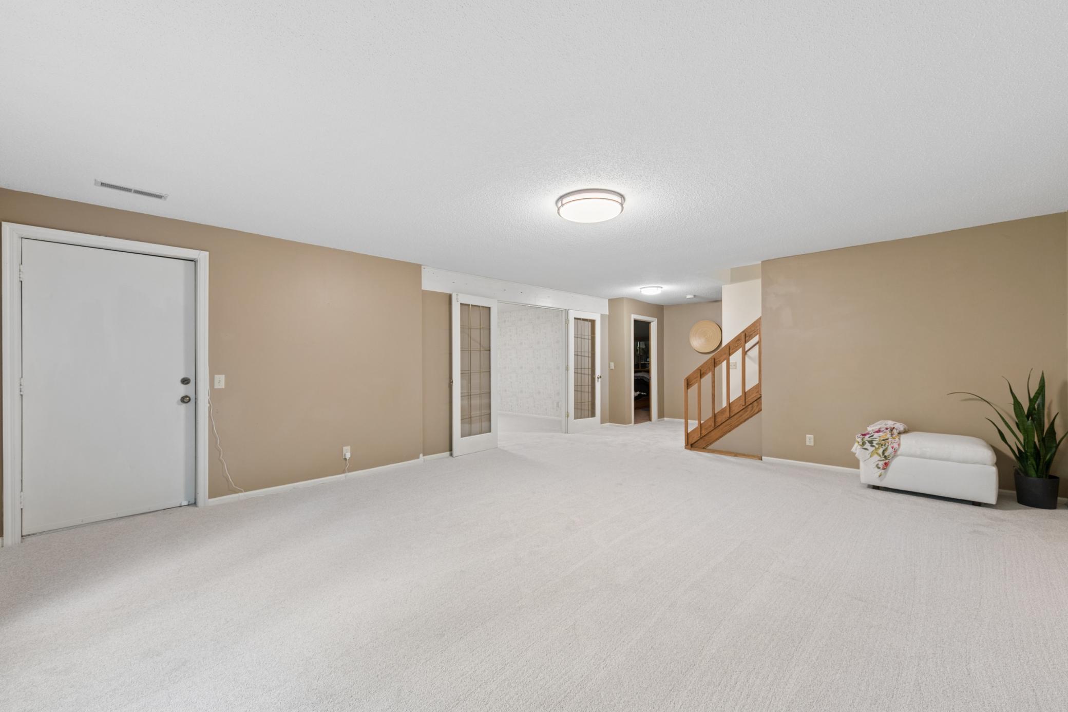 8655 Hunters Way Apple Valley, MN 55124 - Photo 20 of 34