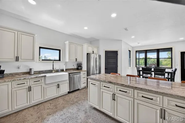 $699,900 | 24101 Brink Road, Carlyle, IL 62231