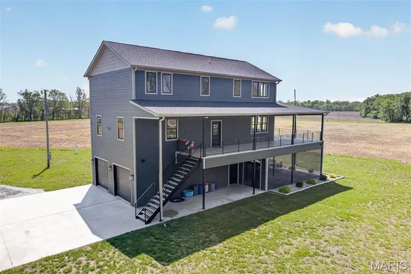 $699,900 | 24101 Brink Road, Carlyle, IL 62231