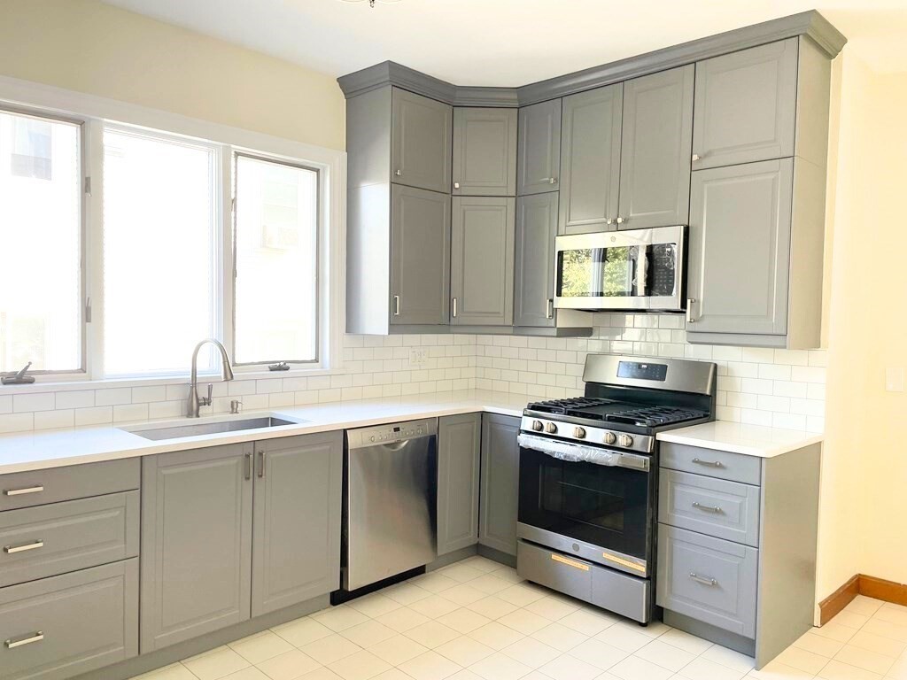 150 Spruce Street, Unit 1 Watertown, MA 02472 - Photo 4 of 9