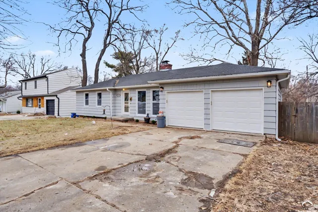 $360,000 | 6722 West 77th Terrace, Overland Park, KS 66204