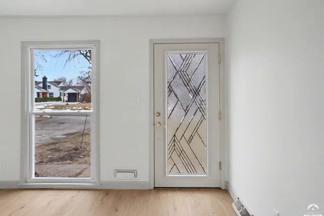 $360,000 | 6722 West 77th Terrace, Overland Park, KS 66204