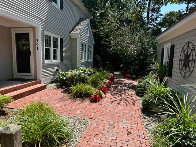 201 Dun Robin Road Mashpee, MA 02649 - Photo 1 of 27 Entrance