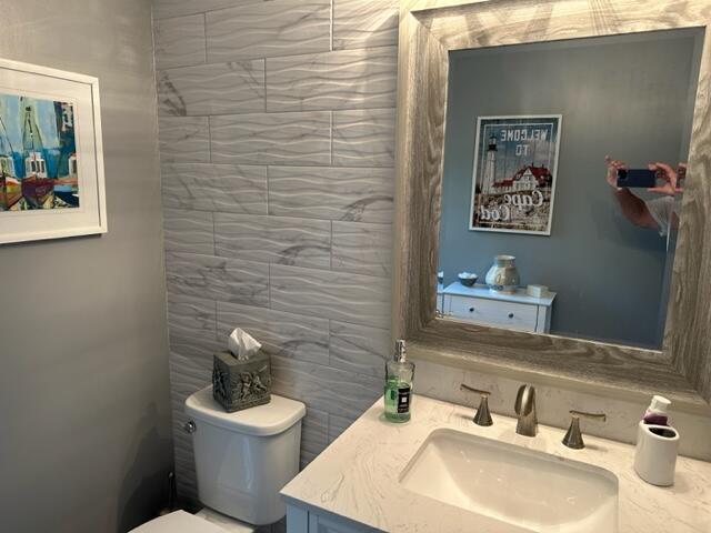 201 Dun Robin Road Mashpee, MA 02649 - Photo 22 of 27 Guest bath