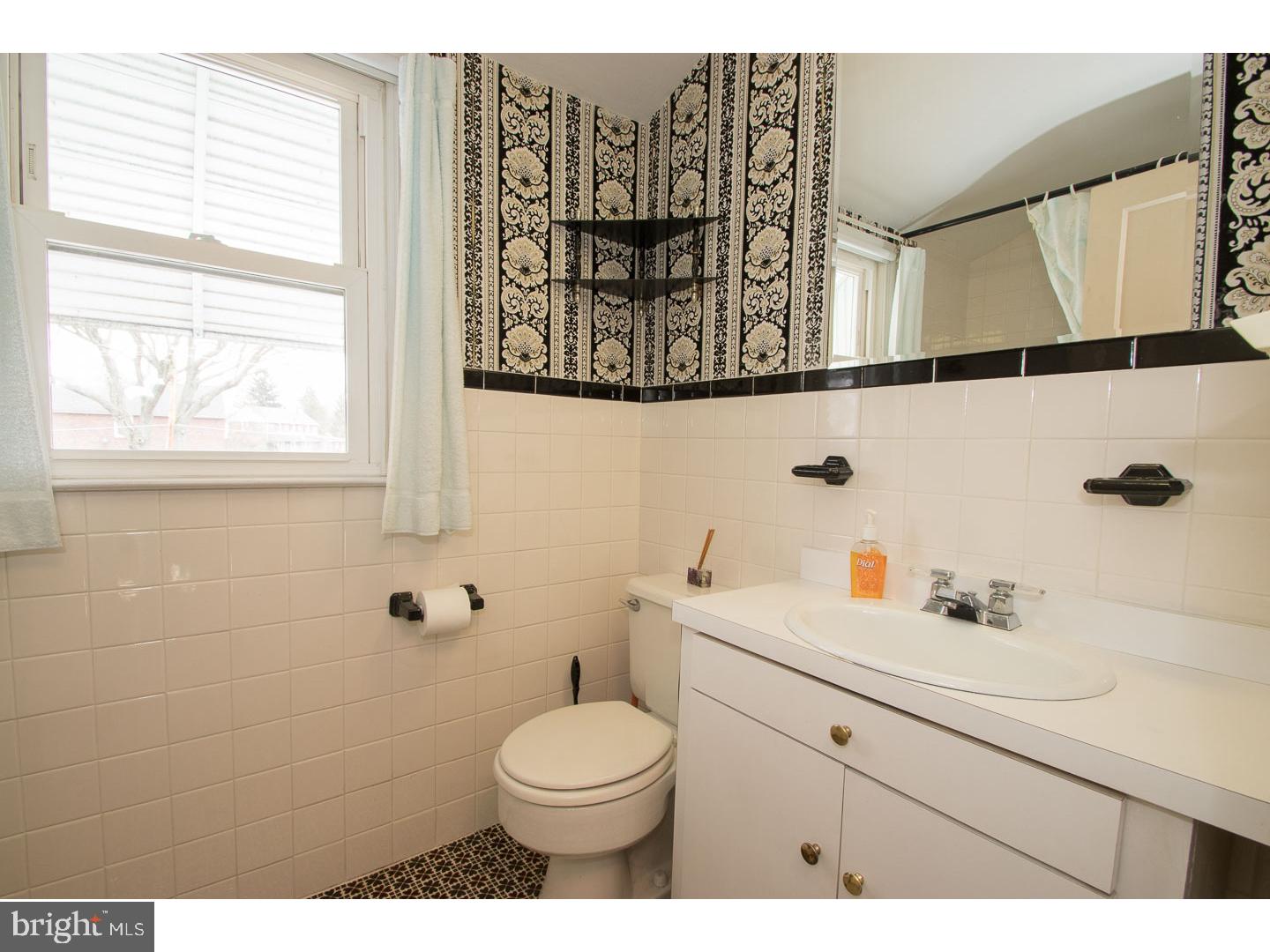 323 Taylor Road Springfield, PA 19064 - Photo 16 of 25