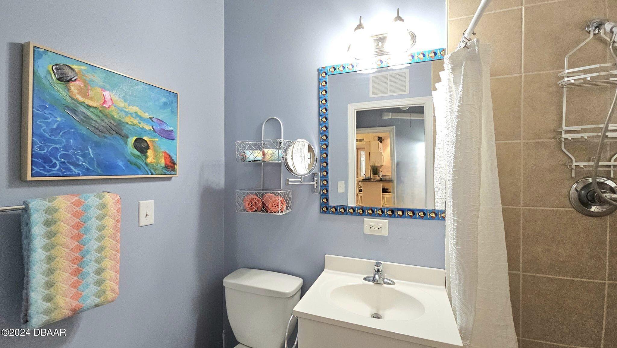 5 Essex Drive Ormond Beach, FL 32176 - Photo 30 of 51 vaulted ceiling in guest bath