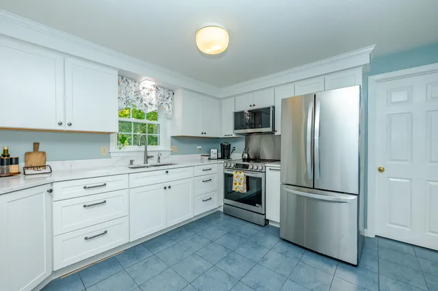 $514,900 | 19 Alexander Drive, Biddeford, ME 04005