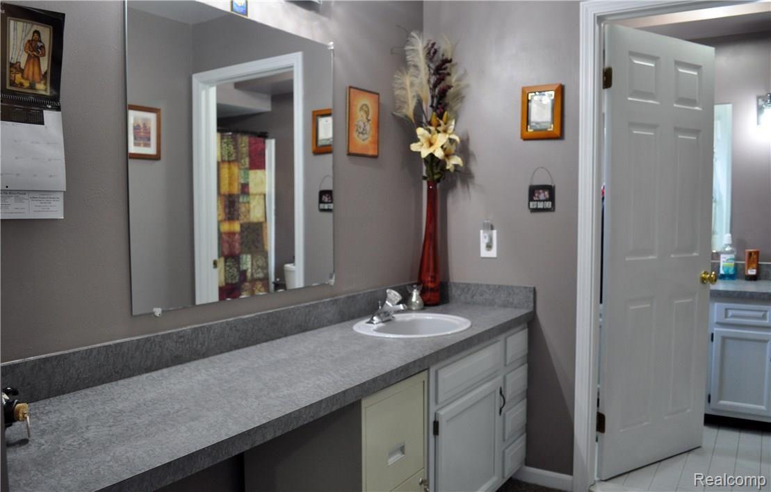 7276 Bluebill Road Algonac, MI 48001 - Photo 17 of 29 master bath.jpg