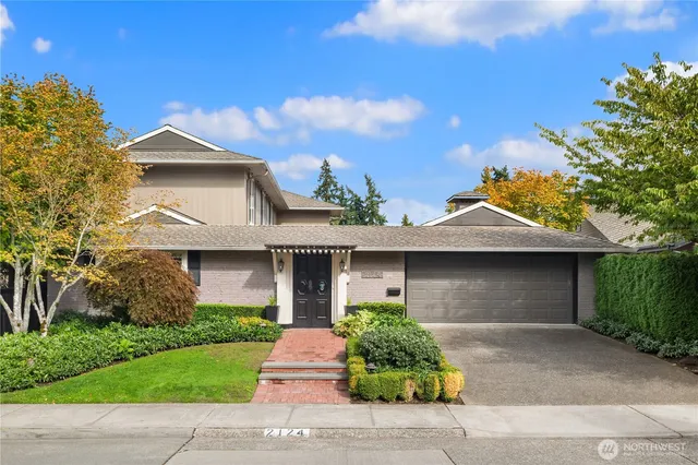 $2,595,000 | 2124 Broadmoor Drive East, Seattle, WA 98112