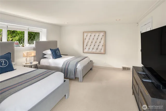 $2,595,000 | 2124 Broadmoor Drive East, Seattle, WA 98112