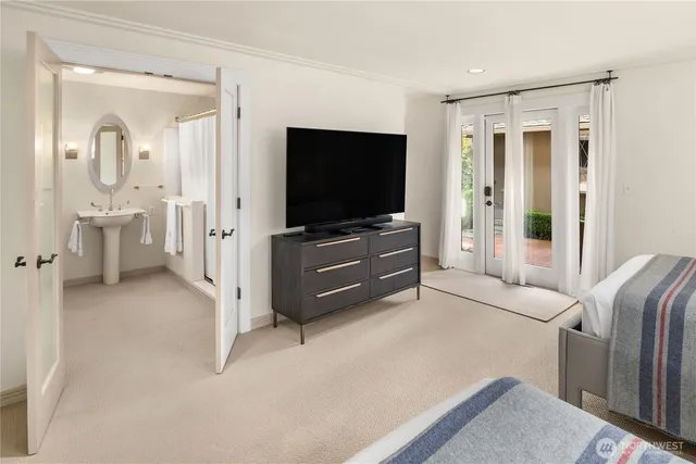 $2,595,000 | 2124 Broadmoor Drive East, Seattle, WA 98112