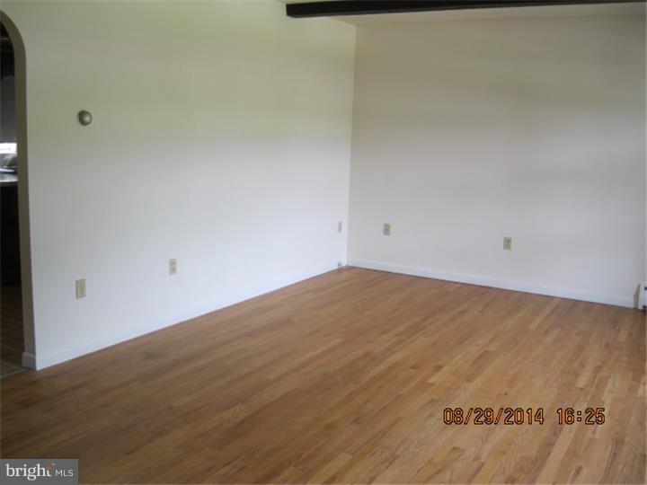 1629 Fayette Avenue Reading, PA 19607 - Photo 2 of 8