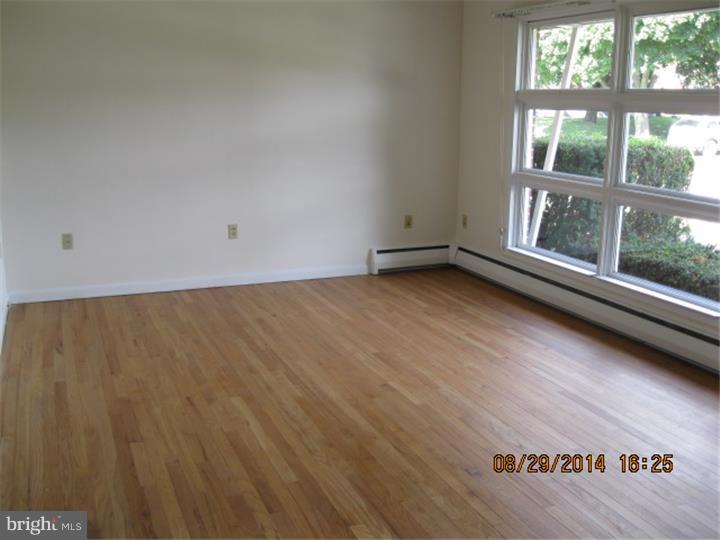 1629 Fayette Avenue Reading, PA 19607 - Photo 3 of 8