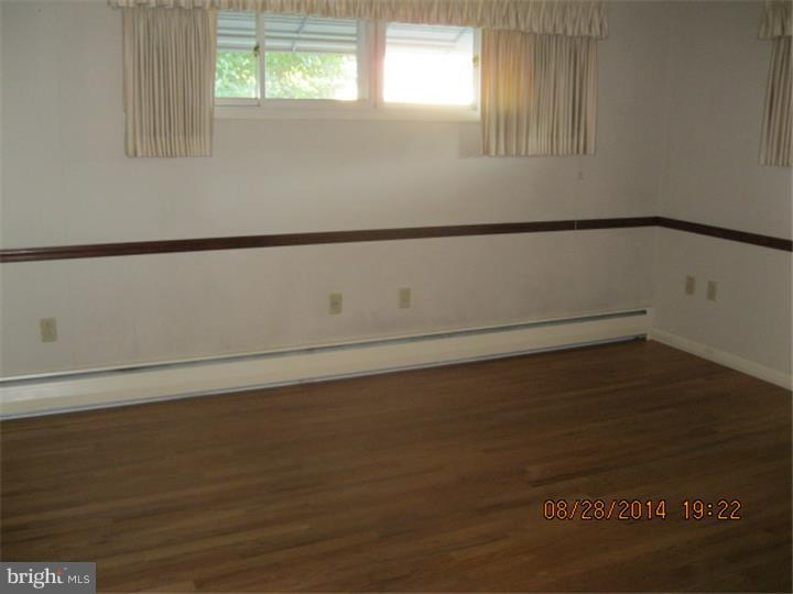 1629 Fayette Avenue Reading, PA 19607 - Photo 5 of 8