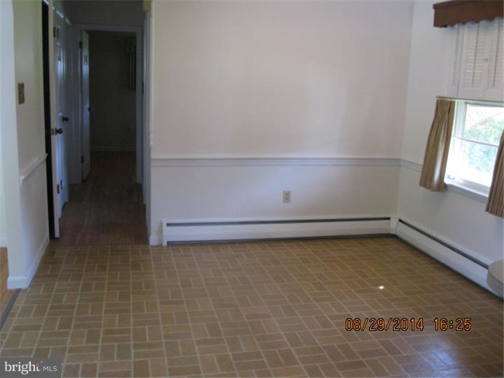 1629 Fayette Avenue Reading, PA 19607 - Photo 7 of 8