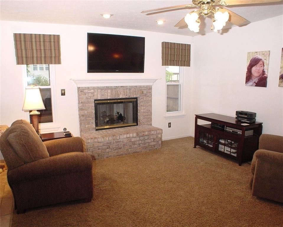 11042 Springtree Place Indianapolis, IN 46239 - Photo 12 of 24 Gallery Image 12