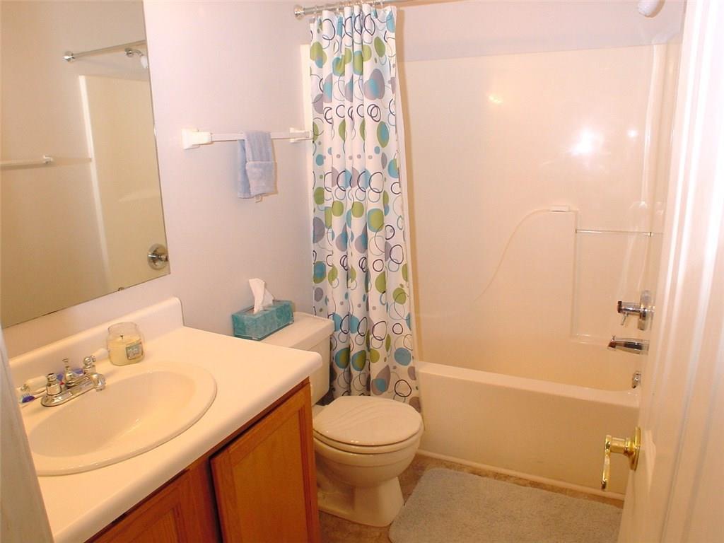 11042 Springtree Place Indianapolis, IN 46239 - Photo 14 of 24 Gallery Image 14