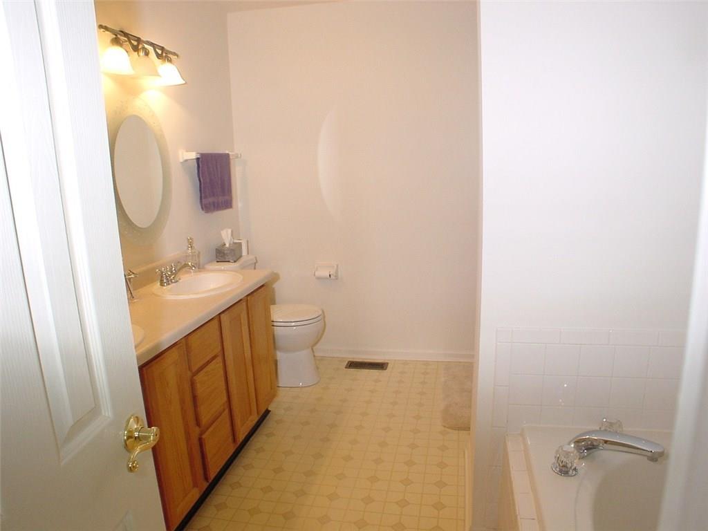11042 Springtree Place Indianapolis, IN 46239 - Photo 18 of 24 Gallery Image 18