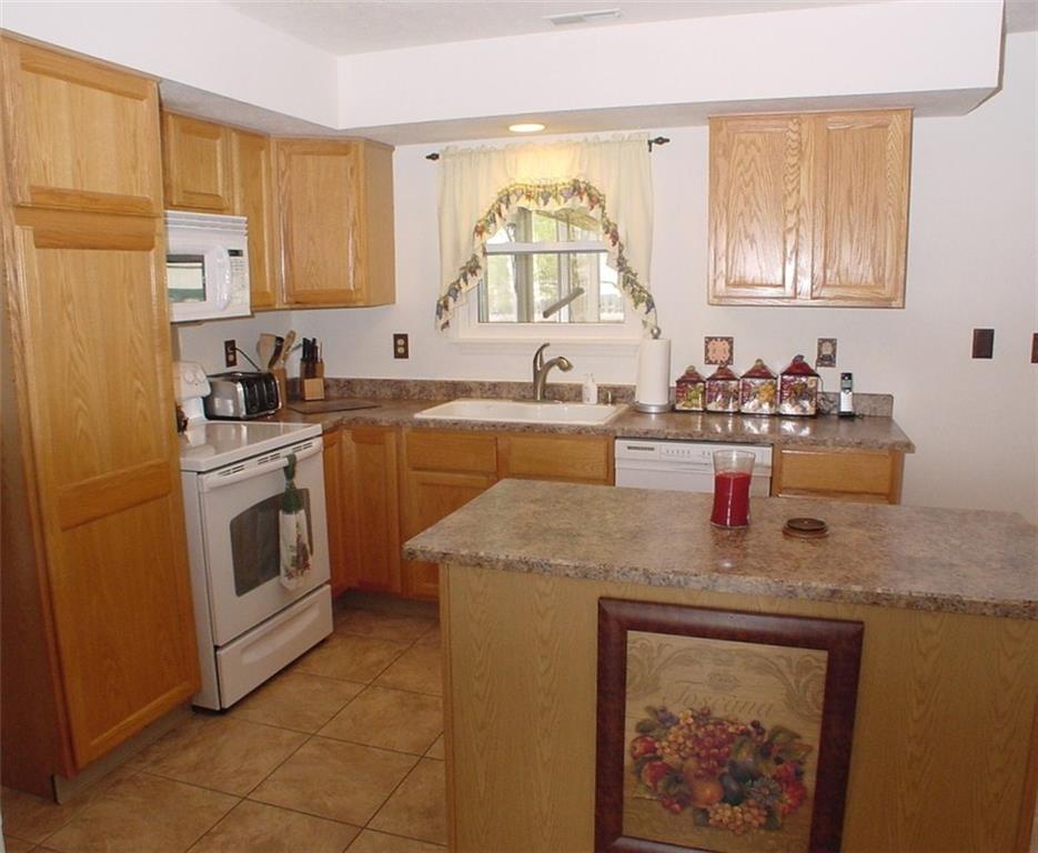 11042 Springtree Place Indianapolis, IN 46239 - Photo 9 of 24 Gallery Image 9
